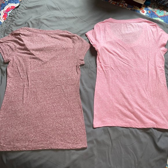 Two No Boundaries V-Neck T-Shirts (Juniors LL - Picture 7 of 9